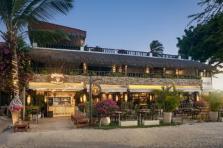 Venham nos conhecer!! Nosso empreendimento fica na rua principal, bem próximo a praia, poucos metros da praça principal, no coração de Jericoacoara. A vila mais charmosa do Brasil ❤️@davincigelatojeri
@monalisapousada
@leonardodavincirestaurante#jericoacoara #vemprajeri #ceará #italy#restaurantesemjeri#gelato #monalisa #praia #pousadaemjeri