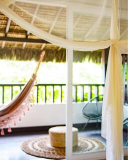 Se hospedar em Jeri também é sobre onde você passa o tempo entre um passeio e outro.
Um espaço para parar, respirar e aproveitar sem pressa.📲 Faça sua reserva pelo link na bio.——————————————————Staying in Jeri is also about where you spend your time between outings.
A place to stop, take a breather and enjoy yourself at a leisurely pace.📲 Book your stay via the link in the bio.#jericoacoara #pousadajeri #hospedagemjeri #viajarparajeri #experienciajeri